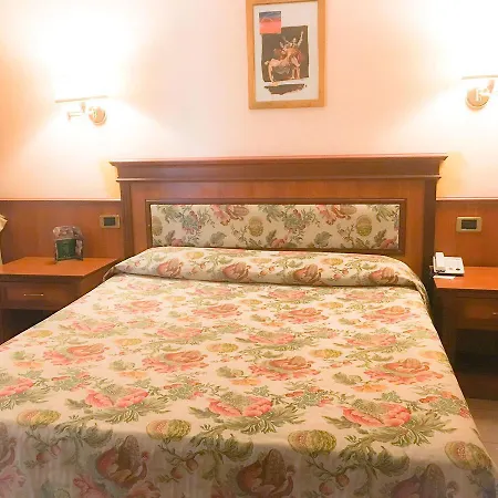 マラガ 3* アヴェッリーノ