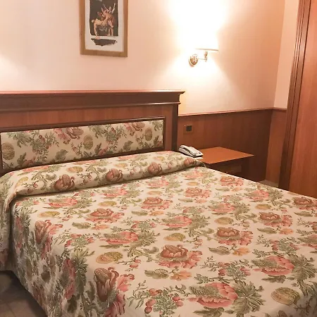 Malaga 3* אבלינו