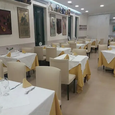 Malaga 3* אבלינו