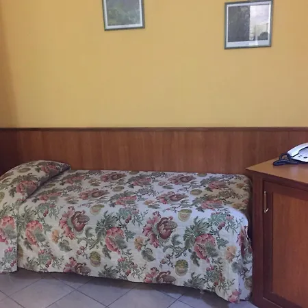 ホテル マラガ アヴェッリーノ